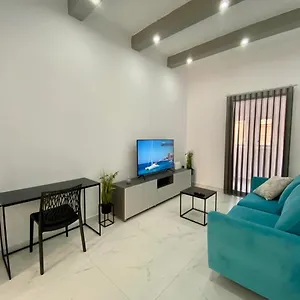 seaside-apartment-in-gzr-1047.hotelssaintjulians.com/